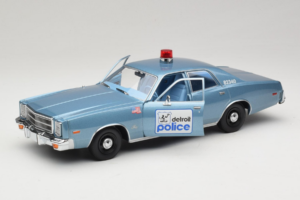 Plymouth Fury Beverly Hills PD Blå GreenLight 1:18 19069 Metall — bild 2 av 8