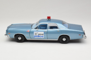 Plymouth Fury Beverly Hills PD Blå GreenLight 1:18 19069 Metall — bild 4 av 8