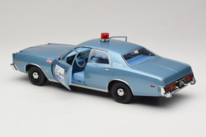Plymouth Fury Beverly Hills PD Blå GreenLight 1:18 19069 Metall — bild 5 av 8