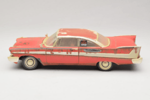 Plymouth Fury Röd Christine Smutsig Version Auto World 1:18 AWSS119/06 Metall — bild 4 av 8