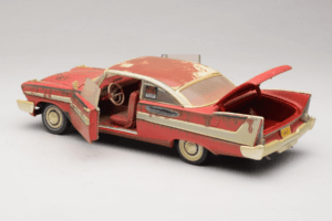 Plymouth Fury Röd Christine Smutsig Version Auto World 1:18 AWSS119/06 Metall — bild 5 av 8