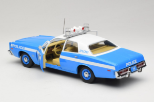 Plymouth Fury Police Pursuit New York Police Department GreenLight 1:18 19043 Metall — bild 5 av 8