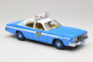 Plymouth Fury Police Pursuit New York Police Department GreenLight 1:18 19043 Metall — bild 6 av 8