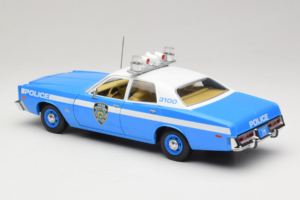 Plymouth Fury Police Pursuit New York Police Department GreenLight 1:18 19043 Metall — bild 7 av 8
