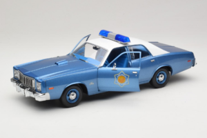 Plymouth Fury Police Pursuit Smokey and the Bandit GreenLight 1:18 19044 Metall — bild 2 av 8