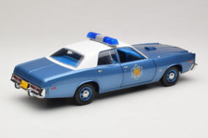 Plymouth Fury Police Pursuit Smokey and the Bandit GreenLight 1:18 19044 Metall — bild 3 av 8