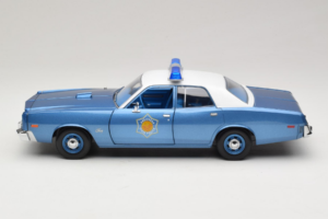 Plymouth Fury Police Pursuit Smokey and the Bandit GreenLight 1:18 19044 Metall — bild 4 av 8