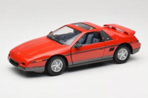 Pontiac Fiero GT Röd Road Signature 1:18 92588 Metall