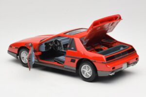 Pontiac Fiero GT Röd Road Signature 1:18 92588 Metall — bild 5 av 8