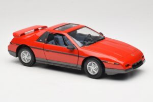 Pontiac Fiero GT Röd Road Signature 1:18 92588 Metall — bild 6 av 8
