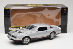 Pontiac Firebird Formula Silver ERTL 1:18 33514 Metall — bild 8 av 8