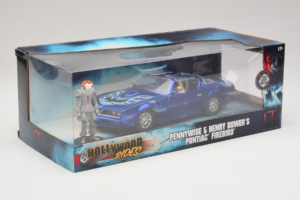 Pontiac Firebird Pennywise With Figure Jada 1:24 31118 Metall — bild 2 av 3
