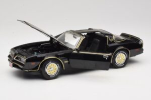 Pontiac Firebird Trans Am SE Smokey and the Bandit Joyride 1:18 33121 Metall — bild 2 av 8