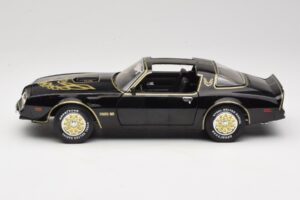 Pontiac Firebird Trans Am SE Smokey and the Bandit Joyride 1:18 33121 Metall — bild 4 av 8