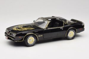 Pontiac Firebird Trans Am SE Smokey and the Bandit Joyride 1:18 33121 Metall