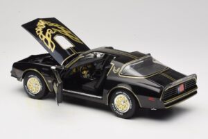 Pontiac Firebird Trans Am SE Smokey and the Bandit Joyride 1:18 33121 Metall — bild 5 av 8