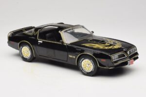 Pontiac Firebird Trans Am SE Smokey and the Bandit Joyride 1:18 33121 Metall — bild 6 av 8