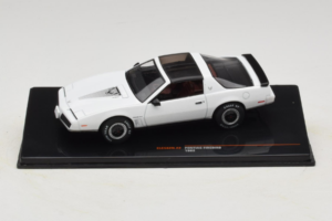 Pontiac Firebird Vit IXO 1:43 CLC582N Metall