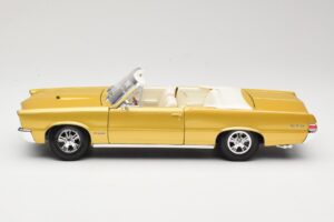 Pontiac GTO Hurst Edition Guld Maisto 1:18 531884 Metall — bild 4 av 8