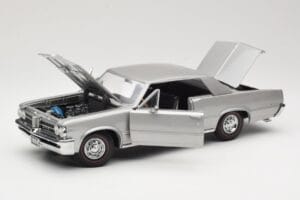 Pontiac GTO Silver Sun Star 1:18 1821 Metall — bild 2 av 8