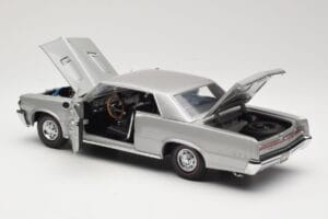 Pontiac GTO Silver Sun Star 1:18 1821 Metall — bild 5 av 8