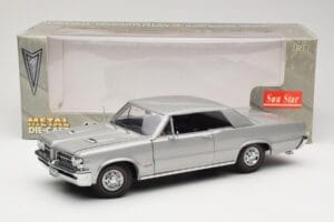Pontiac GTO Silver Sun Star 1:18 1821 Metall — bild 8 av 8
