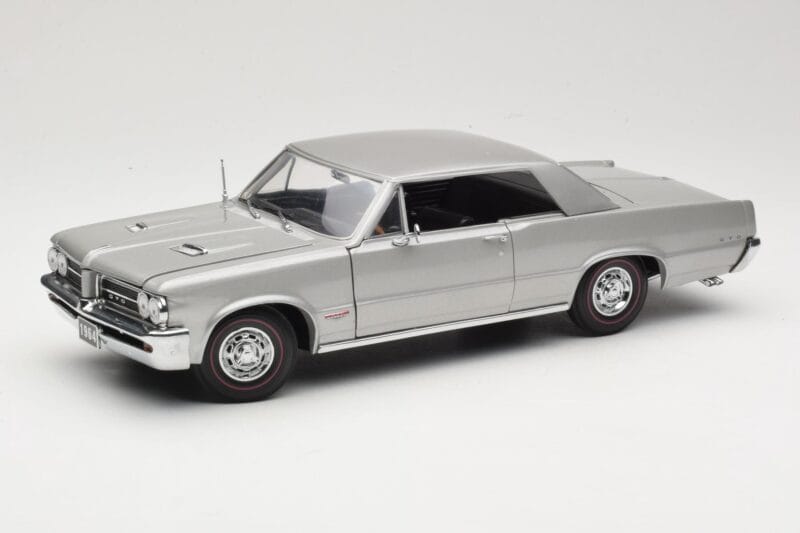 Pontiac GTO Silver Sun Star 1:18 1821 Metall