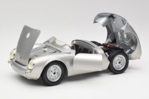 Porsche 550 A Spyder Silver Maisto 1:18 50314 Metall — bild 2 av 8