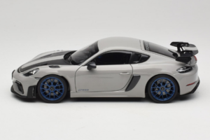 Porsche 718 Cayman 982 GT4 RS Weissach Package Chalk Norev 1:18 187253 Metall — bild 4 av 8