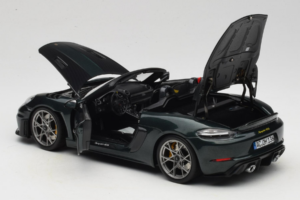 Porsche 718 Spyder RS Weissach Pack Forest Green Norev 1:18 187272 Metall — bild 5 av 8