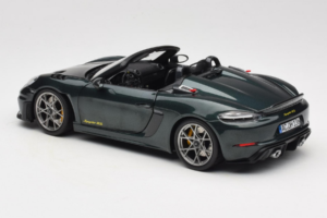 Porsche 718 Spyder RS Weissach Pack Forest Green Norev 1:18 187272 Metall — bild 7 av 8