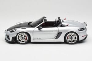 Porsche 718 Spyder RS Weissach Pack GT-Silver Metallic Norev 1:18 187270 Metall — bild 4 av 8