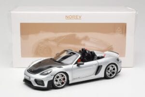 Porsche 718 Spyder RS Weissach Pack GT-Silver Metallic Norev 1:18 187270 Metall — bild 8 av 8