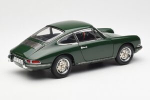 Porsche 901 Grön CMC 1:18 M-067B Metall — bild 2 av 6