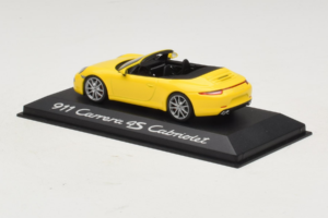 Porsche 911 991 Carrera 4S Cabriolet Gul Minichamps 1:43 WAP0201120C Metall — bild 3 av 5
