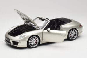 Porsche 911 991 Carrera S Cabriolet GT Silver Metallic Minichamps 1:18 100061030 Metall — bild 2 av 8