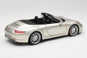 Porsche 911 991 Carrera S Cabriolet GT Silver Metallic Minichamps 1:18 100061030 Metall — bild 3 av 8