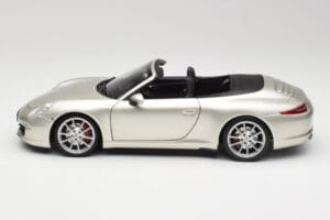 Porsche 911 991 Carrera S Cabriolet GT Silver Metallic Minichamps 1:18 100061030 Metall — bild 4 av 8