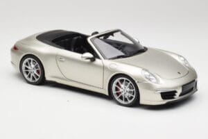 Porsche 911 991 Carrera S Cabriolet GT Silver Metallic Minichamps 1:18 100061030 Metall — bild 6 av 8