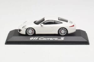 Porsche 911 991 Carrera S Vit IAA Frankfurt 2011 Minichamps 1:43 WAX20100090 Metall