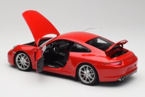 Porsche 911 991 Carrera S Guards Röd Minichamps 1:18 100061020 Metall — bild 5 av 8