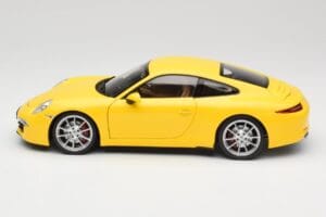 Porsche 911 991 Carrera S Racing Yellow Minichamps 1:18 100061021 Metall — bild 4 av 8