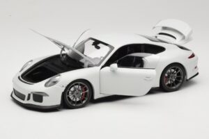 Porsche 911 991 GT3 Vit Med Silverfälgar Minichamps 1:18 113062721 Metall — bild 2 av 8