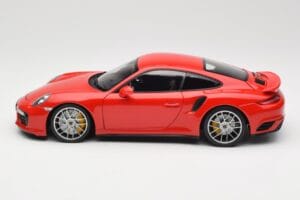 Porsche 911 991 Turbo S Guards Red Minichamps 1:18 110067122 Metall — bild 4 av 8