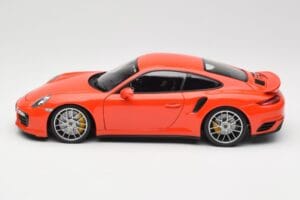Porsche 911 991 Turbo S Lava Orange Minichamps 1:18 110067120 Metall — bild 4 av 8