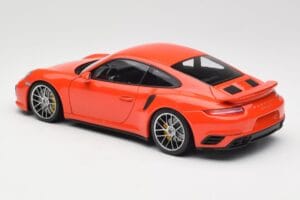 Porsche 911 991 Turbo S Lava Orange Minichamps 1:18 110067120 Metall — bild 7 av 8