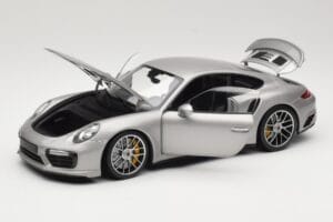 Porsche 911 991 Turbo S Silver Minichamps 1:18 113067126 Metall — bild 2 av 8
