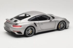 Porsche 911 991 Turbo S Silver Minichamps 1:18 113067126 Metall — bild 3 av 8