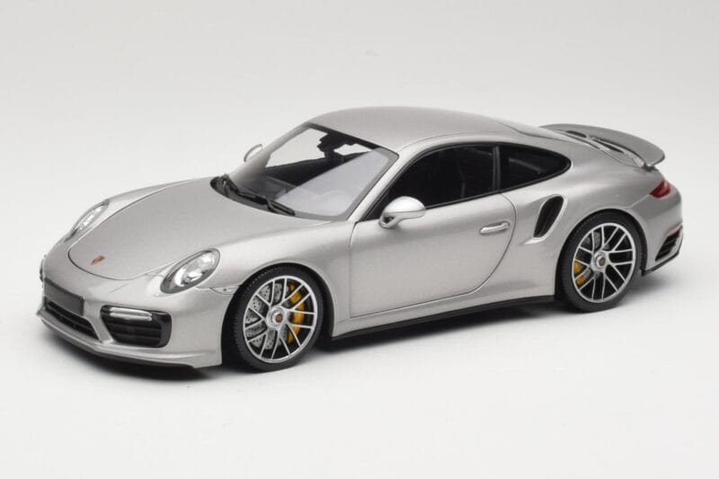 Porsche 911 991 Turbo S Silver Minichamps 1:18 113067126 Metall