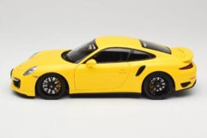 Porsche 911 991 Turbo S Gul Med Svarta Fälgar Minichamps 1:18 110062321 Metall — bild 4 av 8